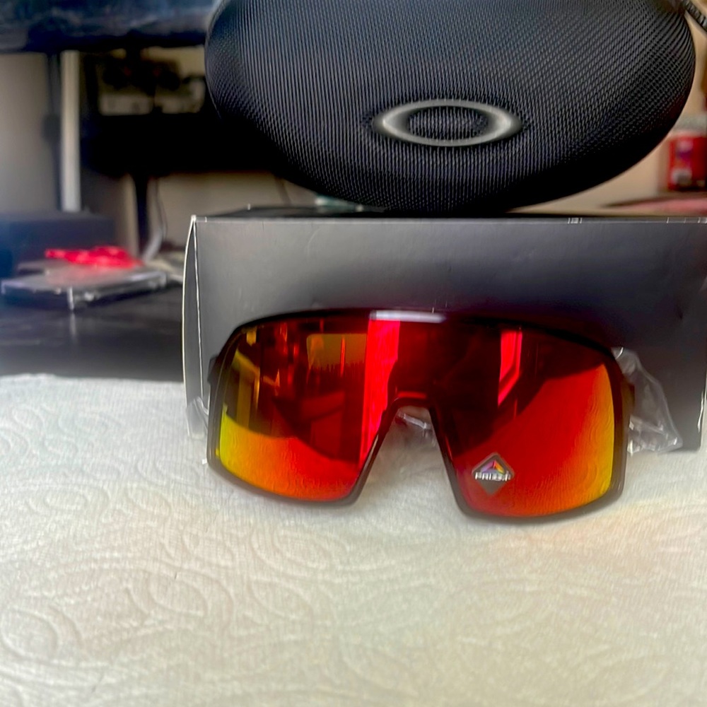 Oakley Mens Sutro S Sunglasses NWT